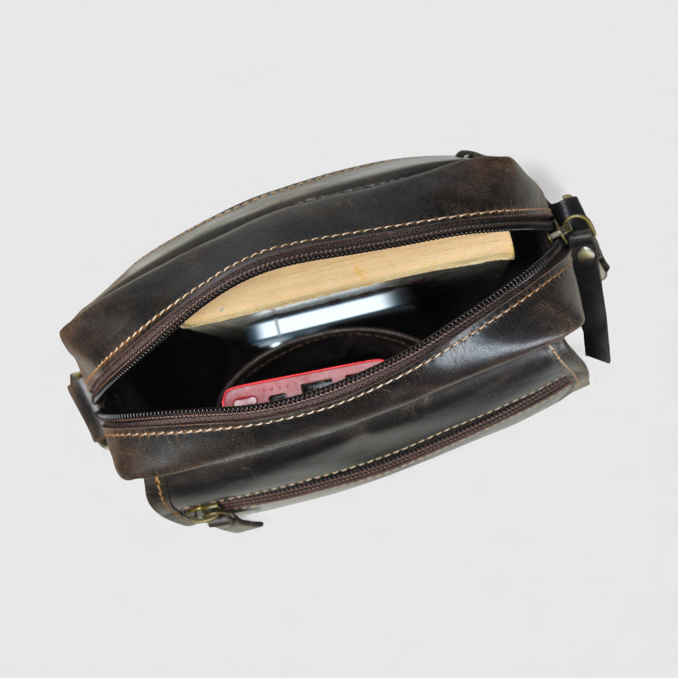 Explorer Vintage Leather Sling Bag - Espresso brown