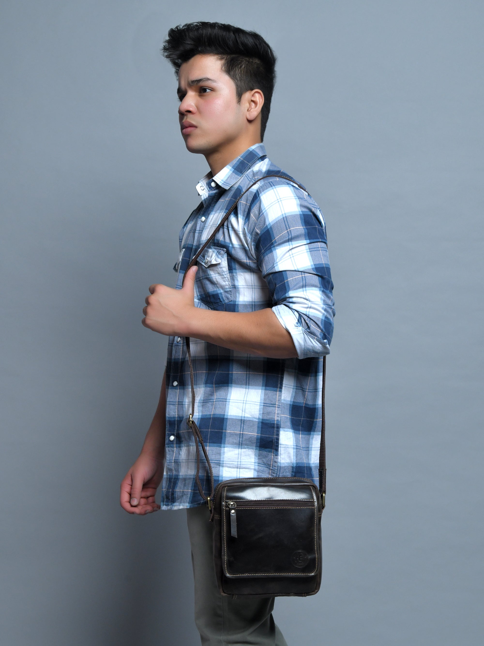 Explorer Vintage Leather Sling Bag - Espresso brown