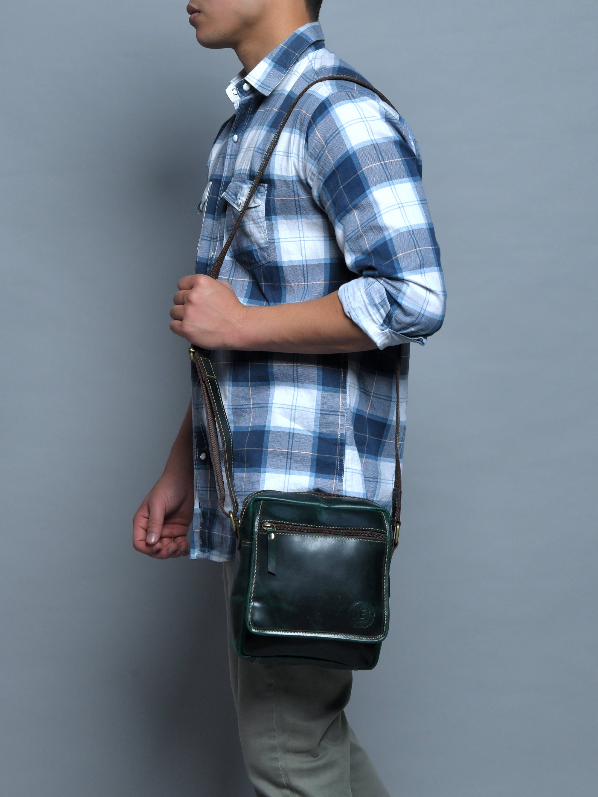 Explorer Vintage Leather Sling Bag - Rich Green