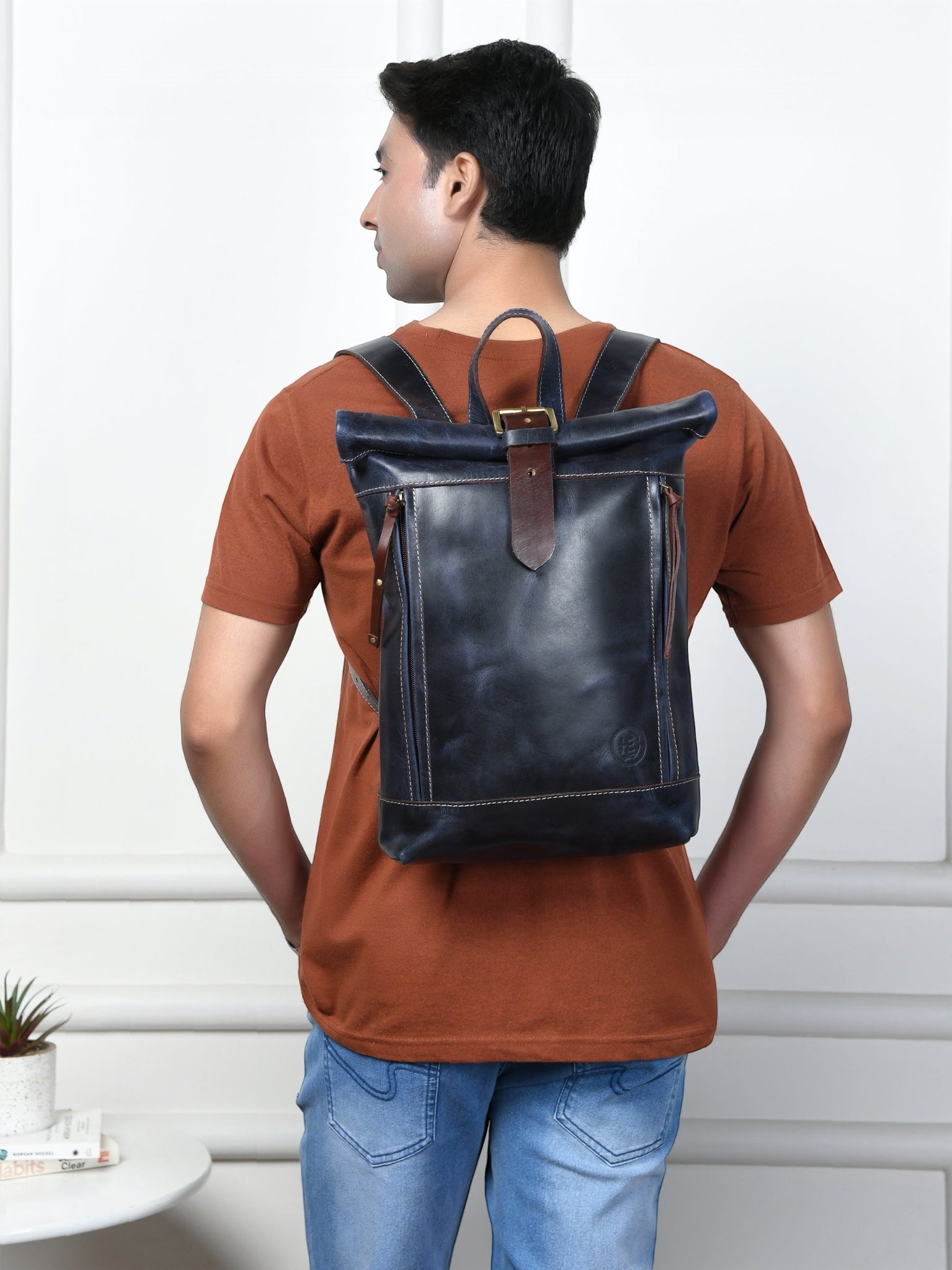 Explorer Vintage Leather Roll-Top Backpack | Midnight Blue