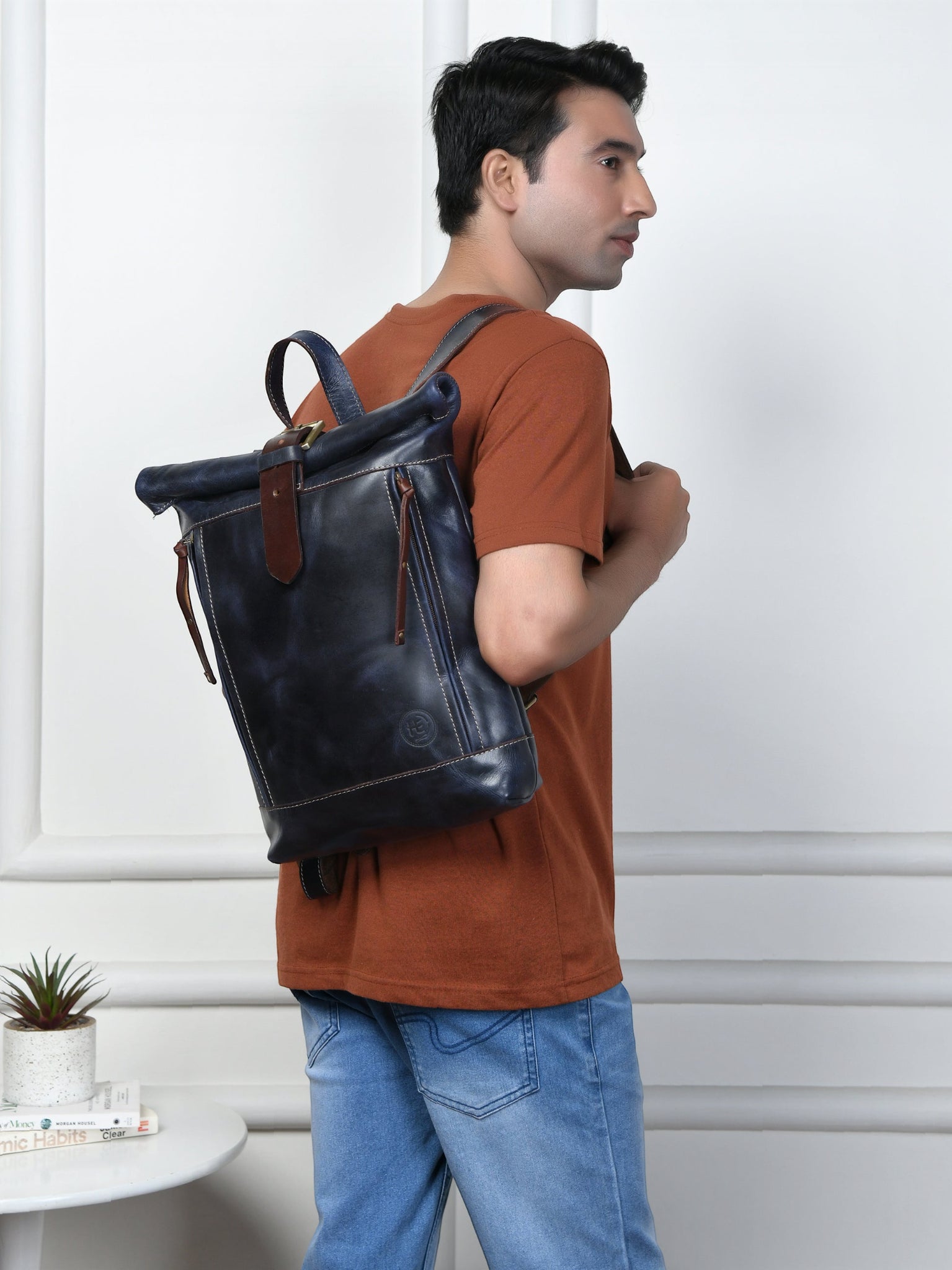 Explorer Vintage Leather Roll-Top Backpack | Midnight Blue