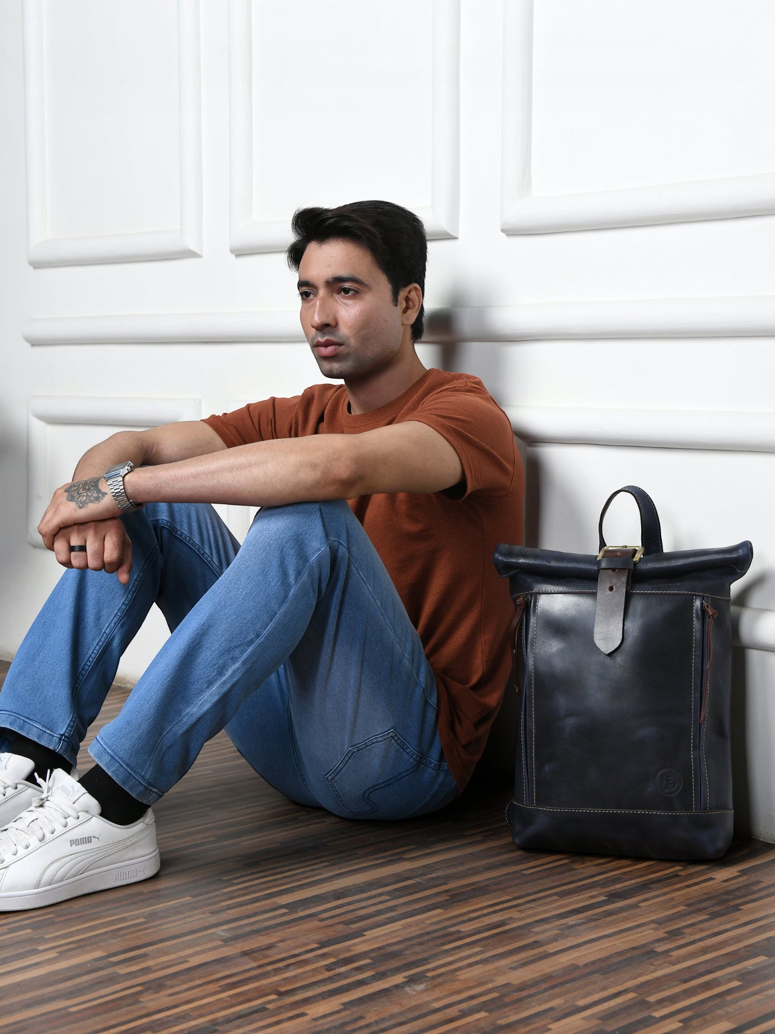 Explorer Vintage Leather Roll-Top Backpack | Midnight Blue