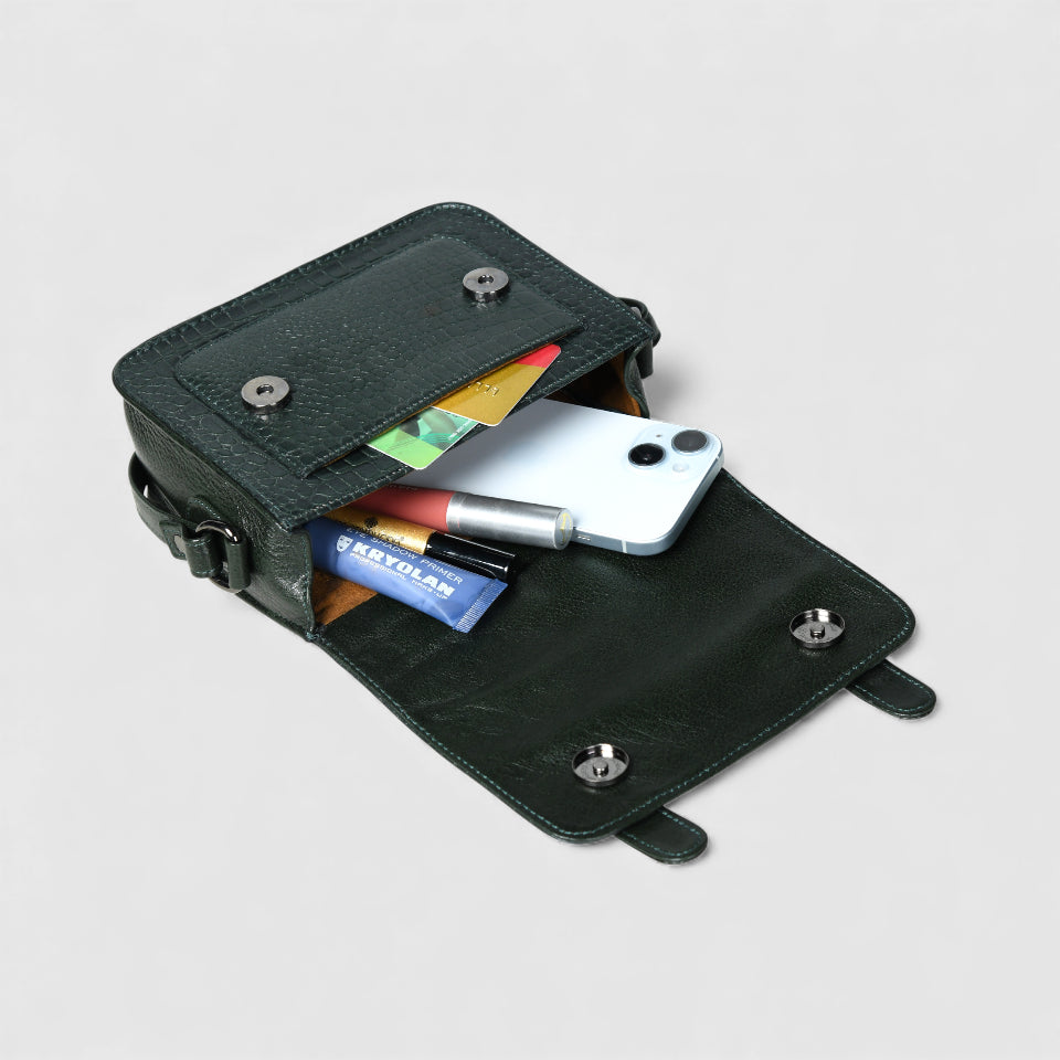 Urban Voyager Leather Belt Bag -Rich Green