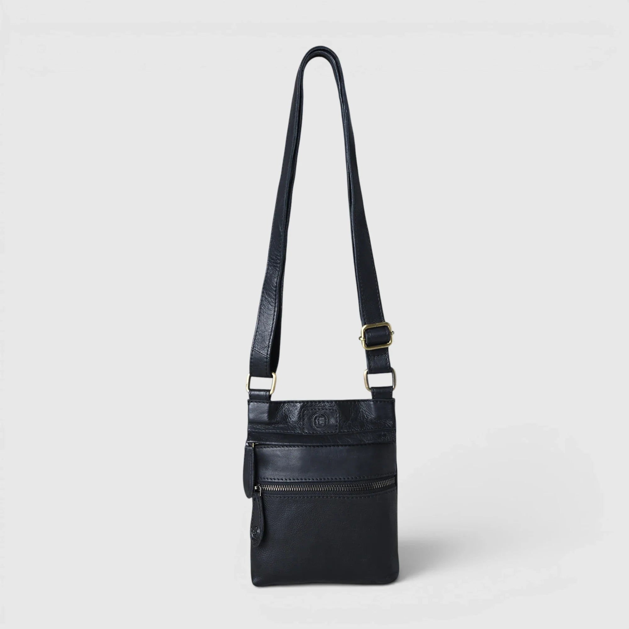 Vintage Terra Crossbody Bag - Black color