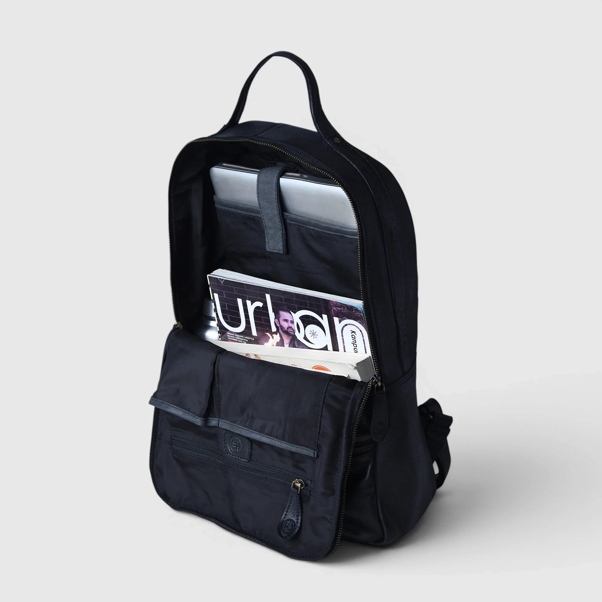 Oakridge Leather Backpack – Classic Black