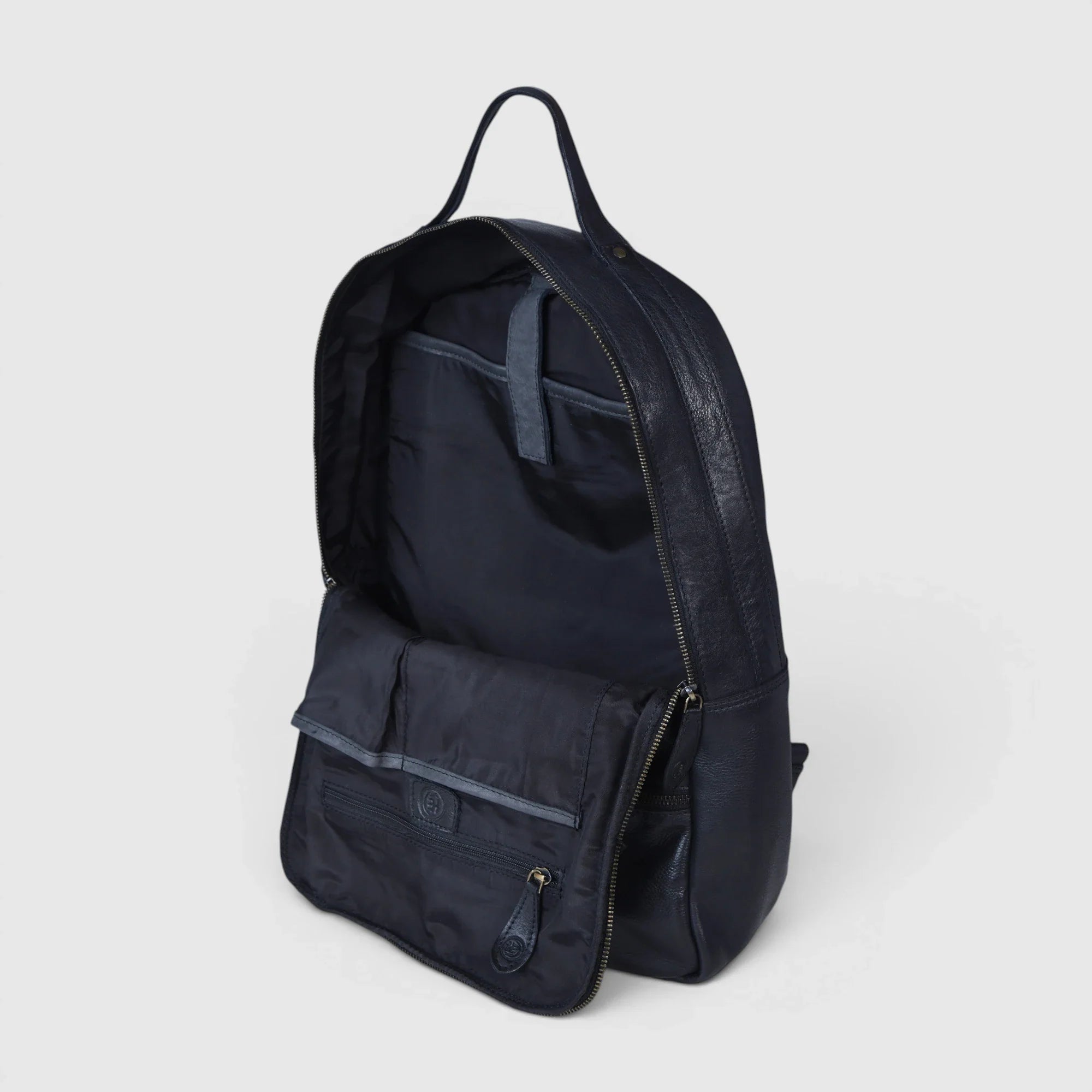 Oakridge Leather Backpack – Classic Black