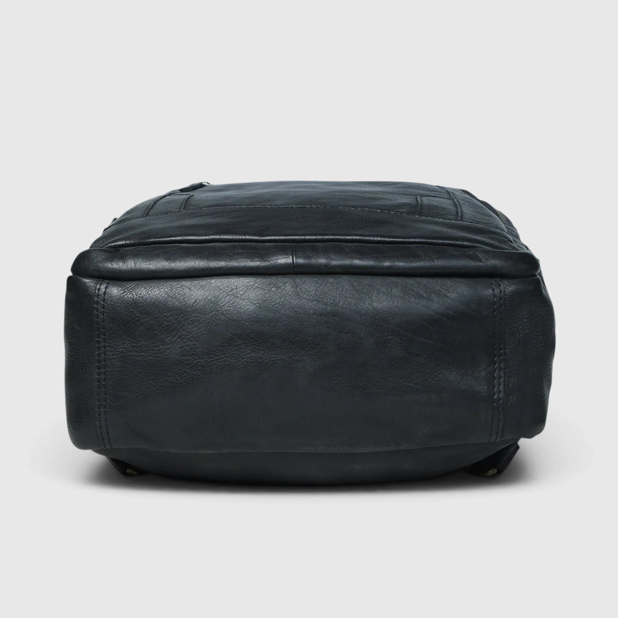 Hestern Trailmark Leather Backpack – Black color