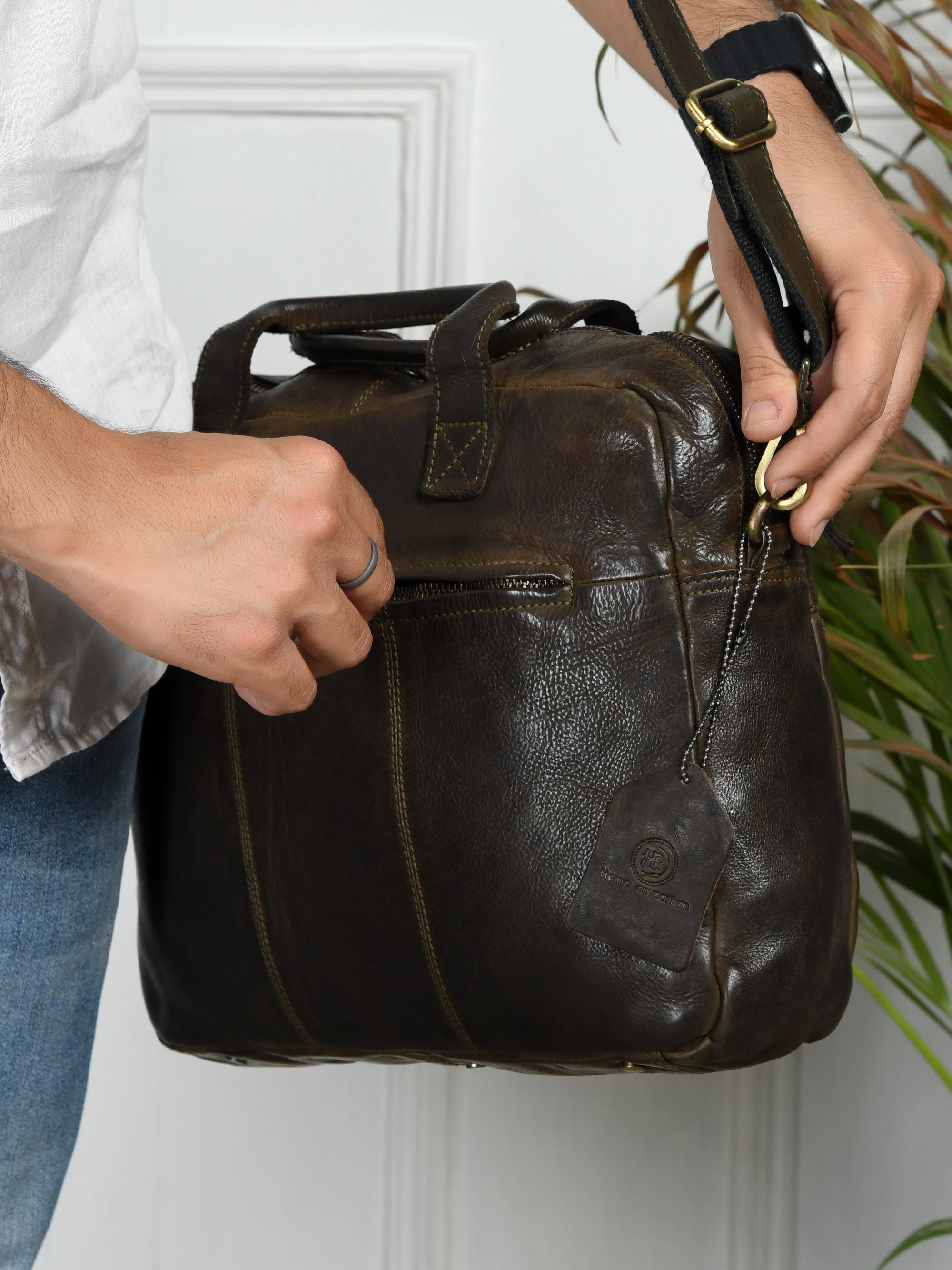 Voyager Vintage Leather Laptop Bag