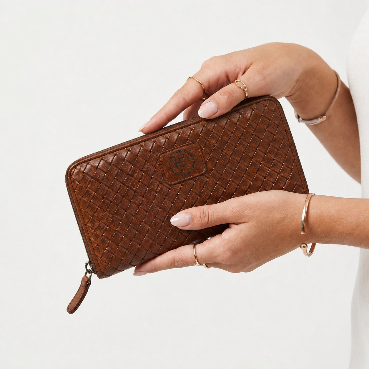 Aurelian Woven Zip Wallet – Saddle Tan