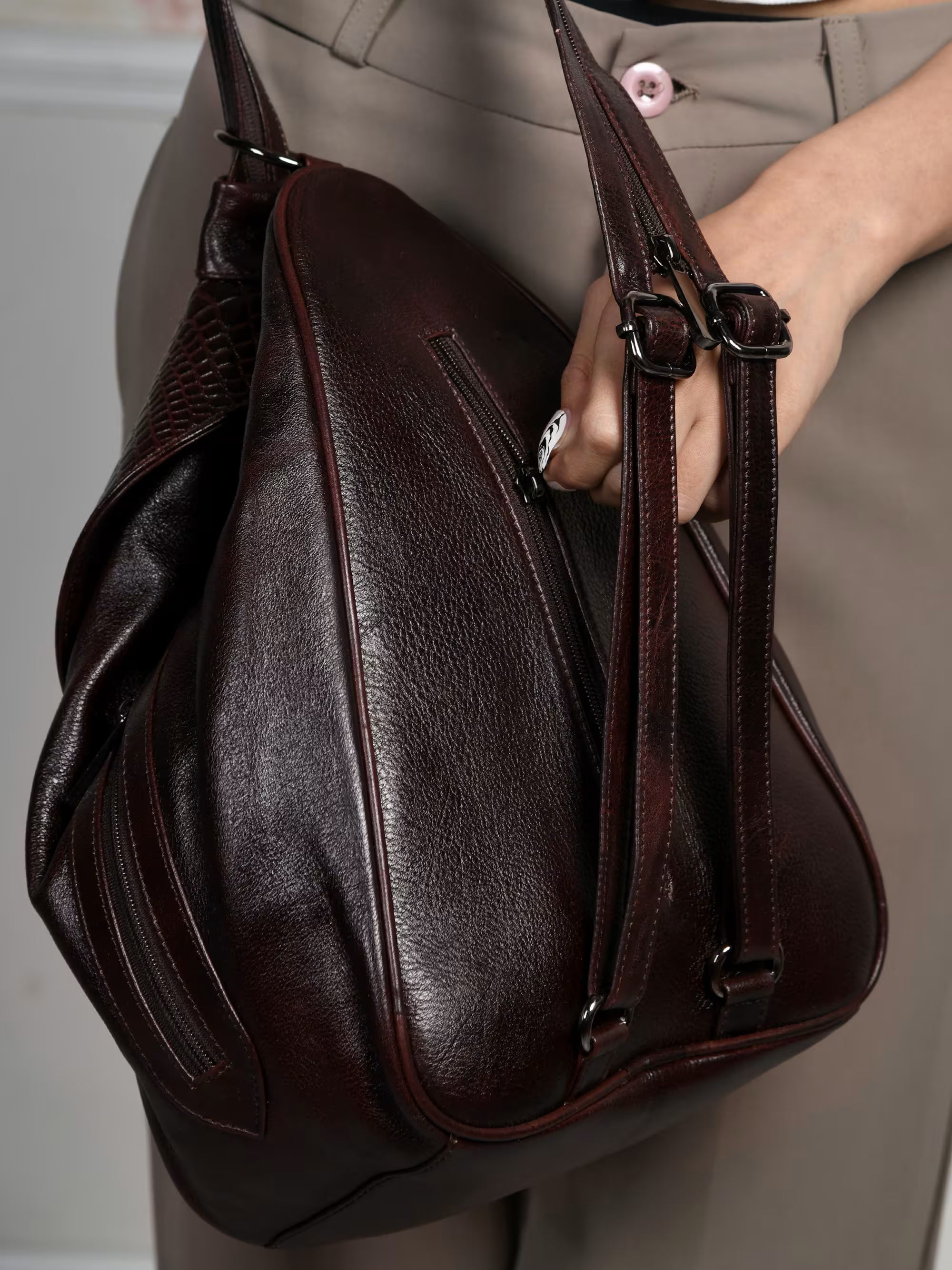 Croco Leather Shoulder Bag - Maroon colour